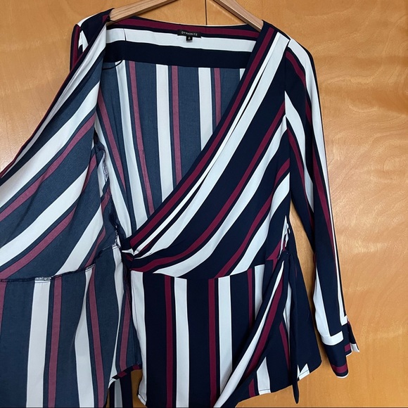 Dynamite Wrap Blouse - Picture 4 of 11